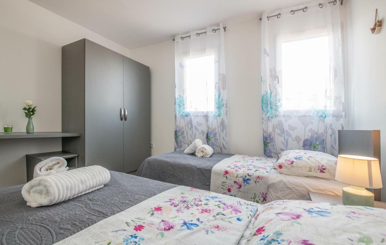 Family Apartment Ingrid 풀라 외부 사진