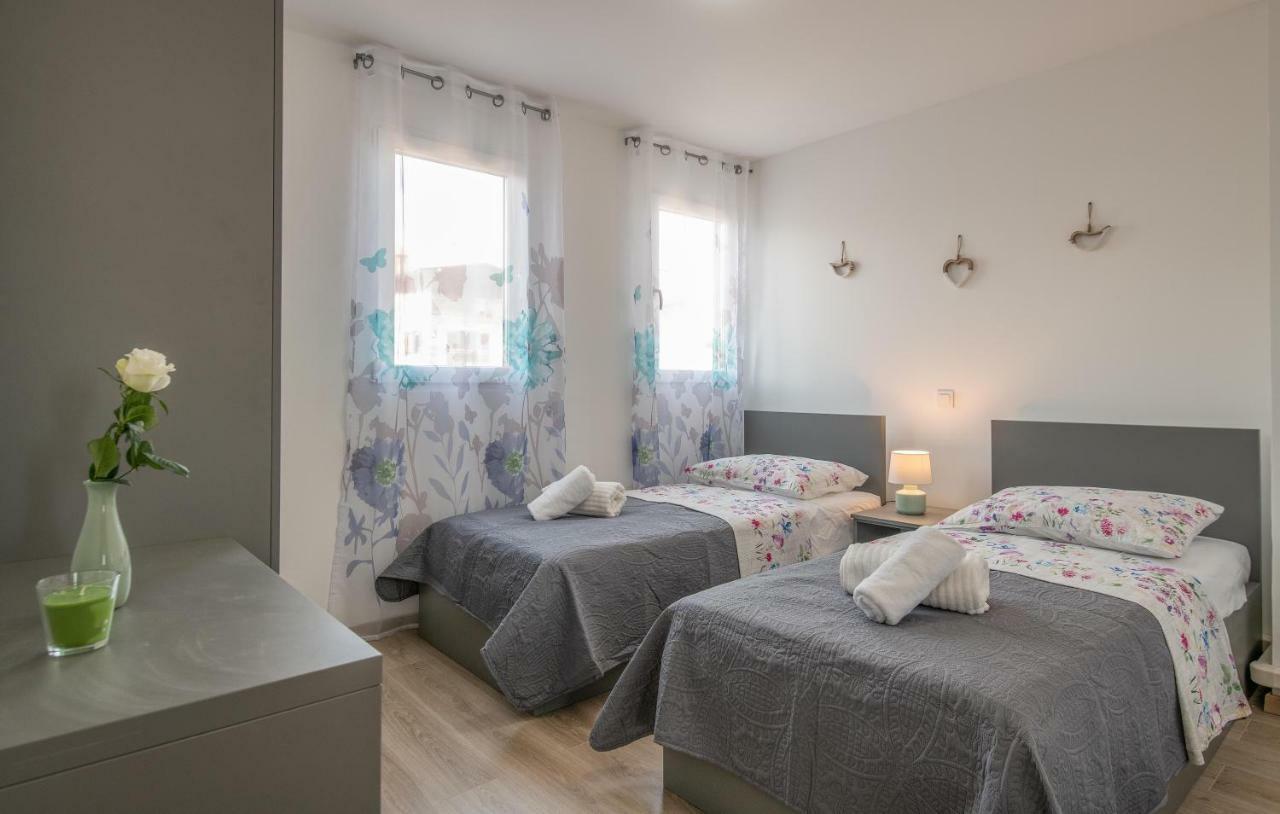 Family Apartment Ingrid 풀라 외부 사진